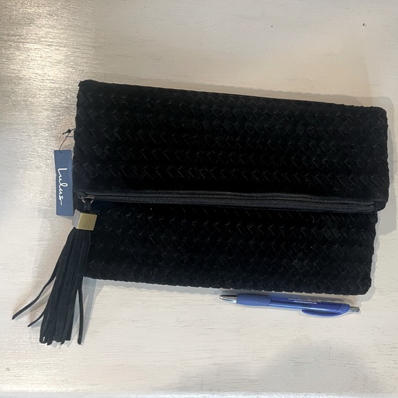 Lulu’s large black clutch/crossbody. NWT sale* (bundle 3 for $30) - Picture 2 of 7